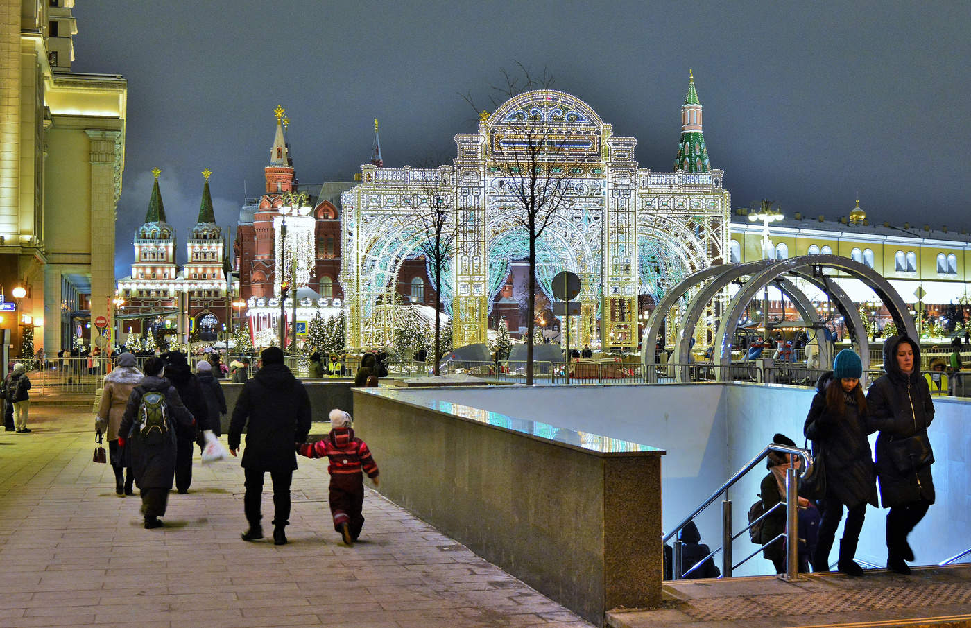 Новый год приходит ...