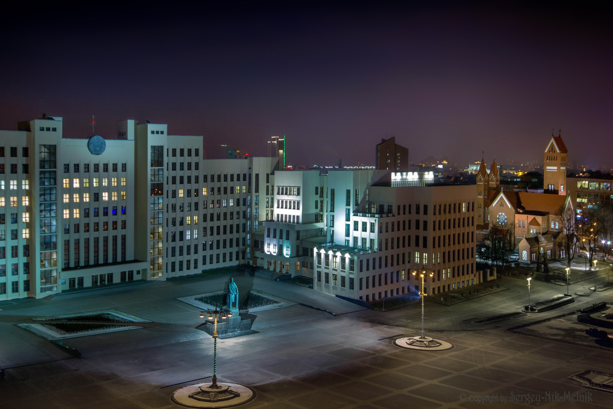 Дом правительства, Ильич и Красный Костёл