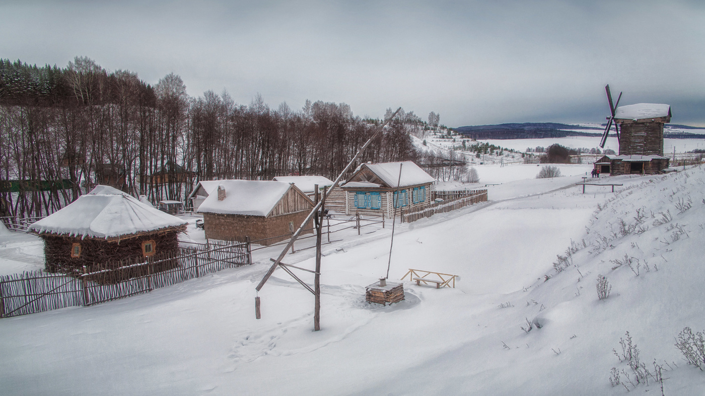 Деревенька...