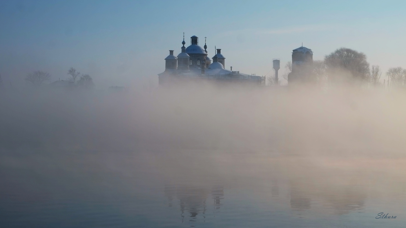 Старый храм над Окой.
