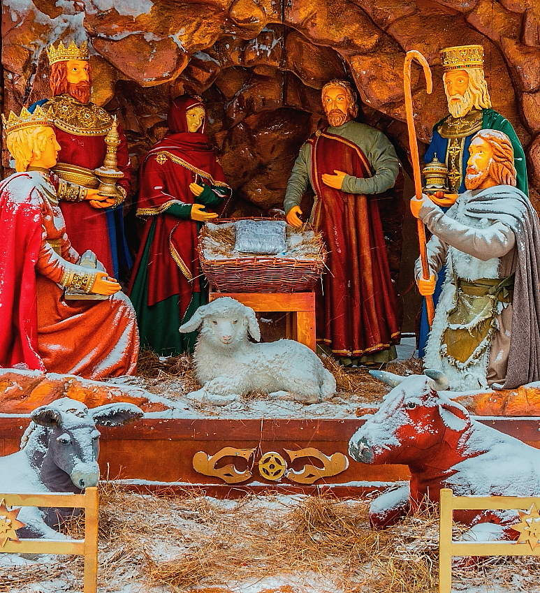 С Рождеством Христовым.