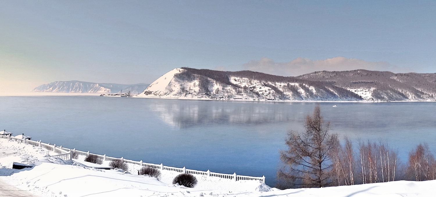 Панорама истока Ангары и кромки Байкала