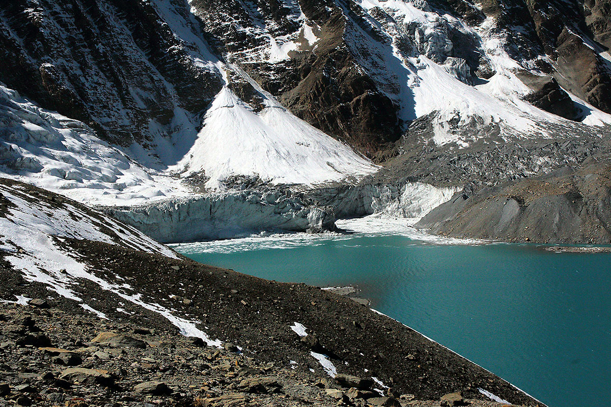 У озера Тиличо