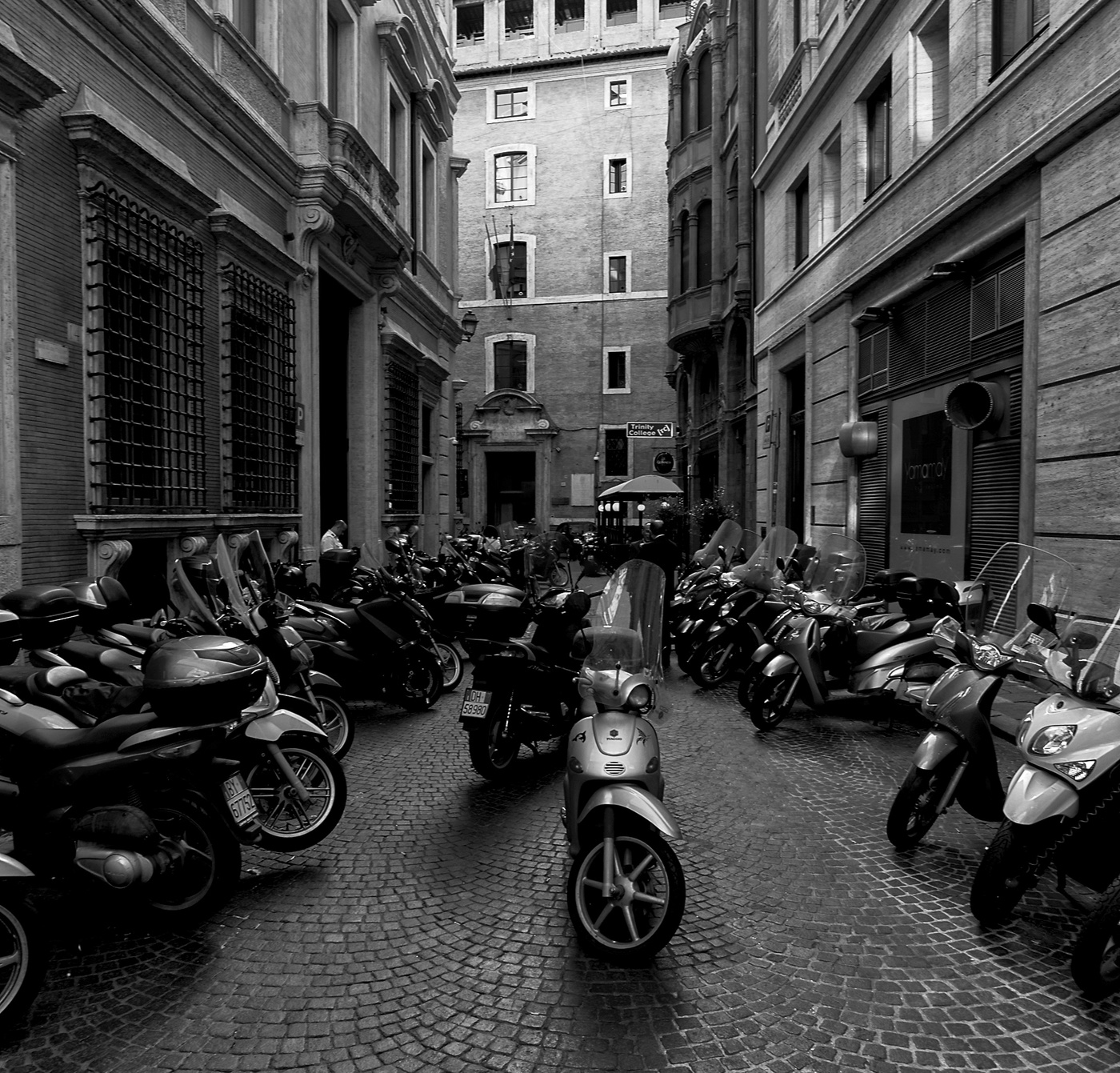 Черным по белому