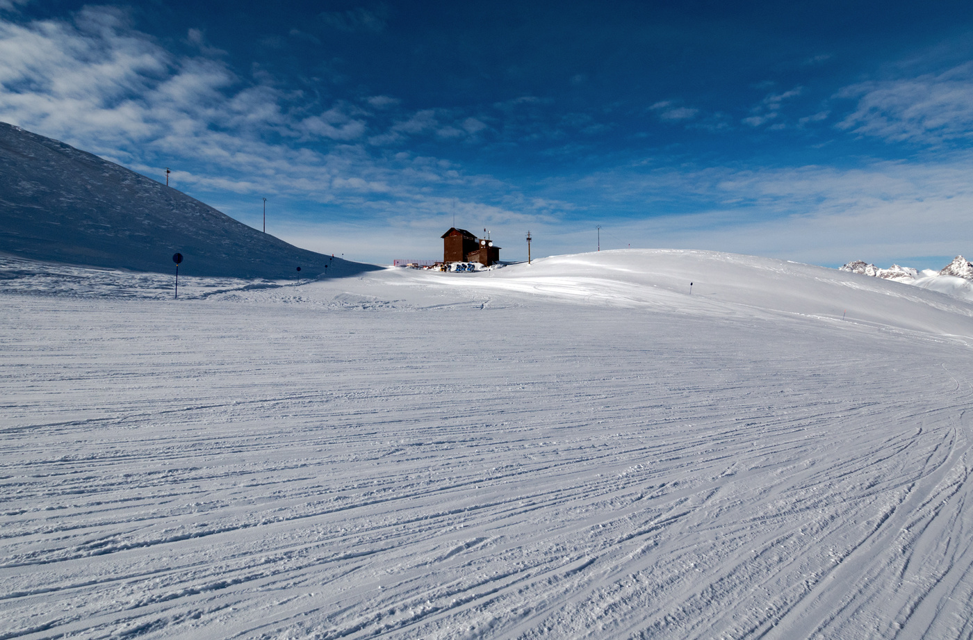 Много снега бывает