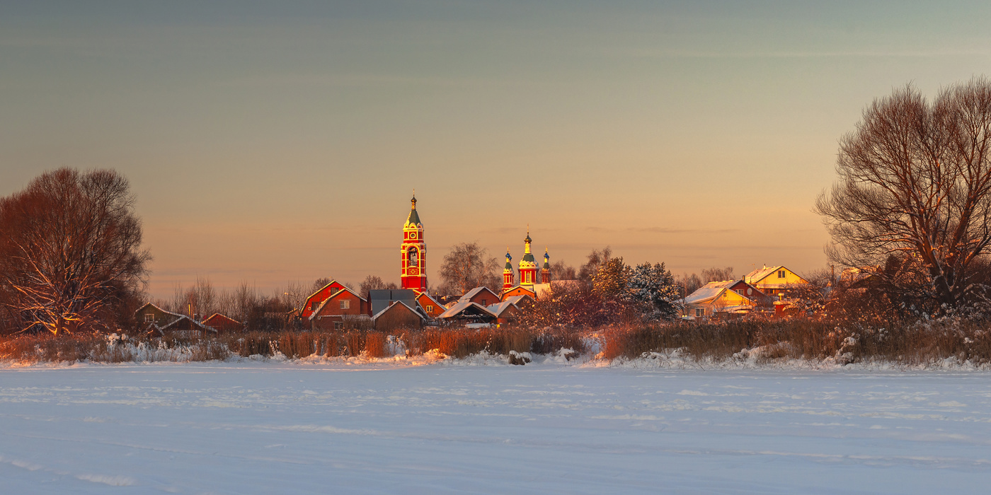 Лучами солнца озаренный!