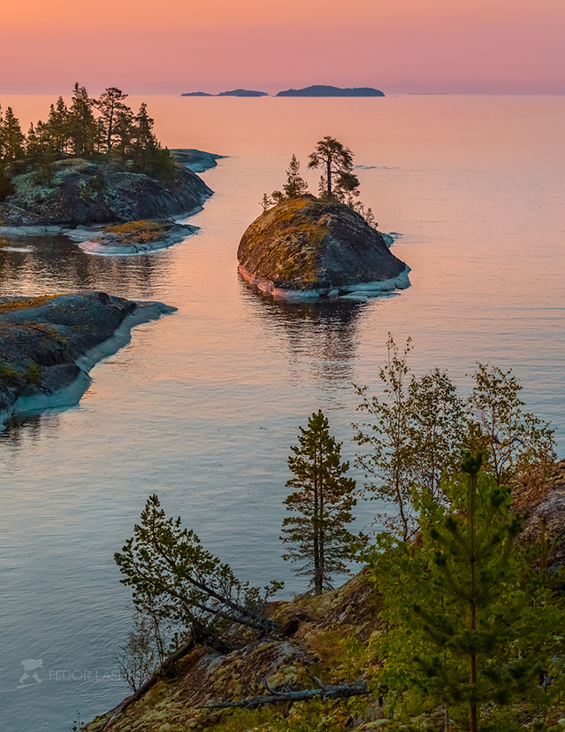 Летняя заря на Ладоге