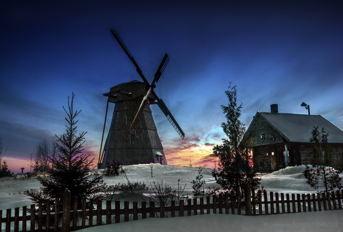 Хуторская мельница на закате