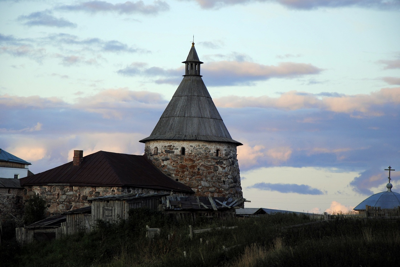 Белая башня Соловецкого монастыря.