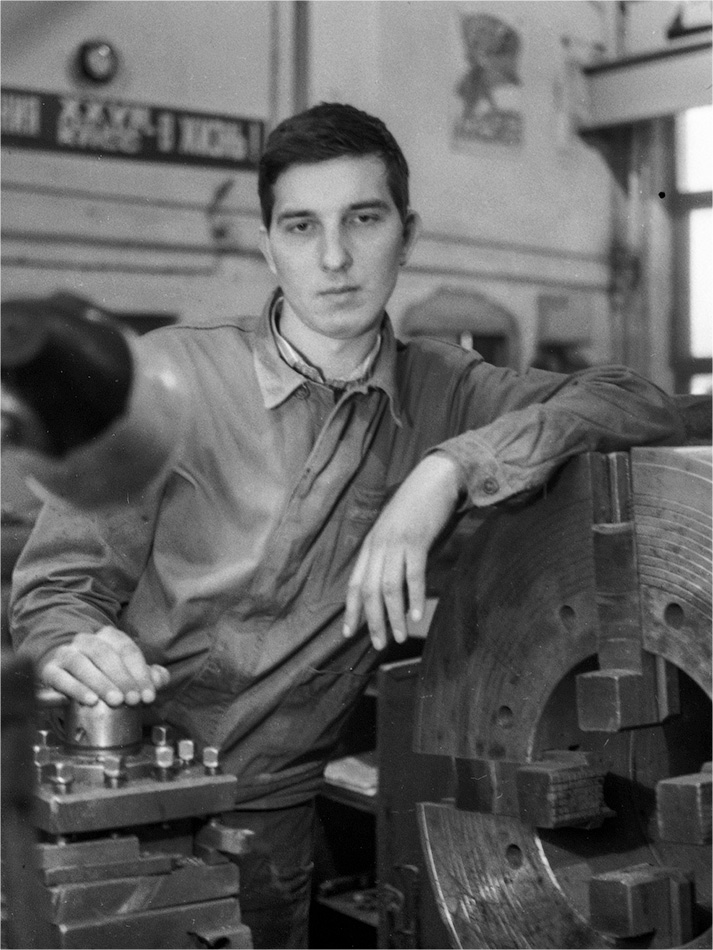 Решения XXVII съезда КПСС - в жизнь! или Год до дембеля