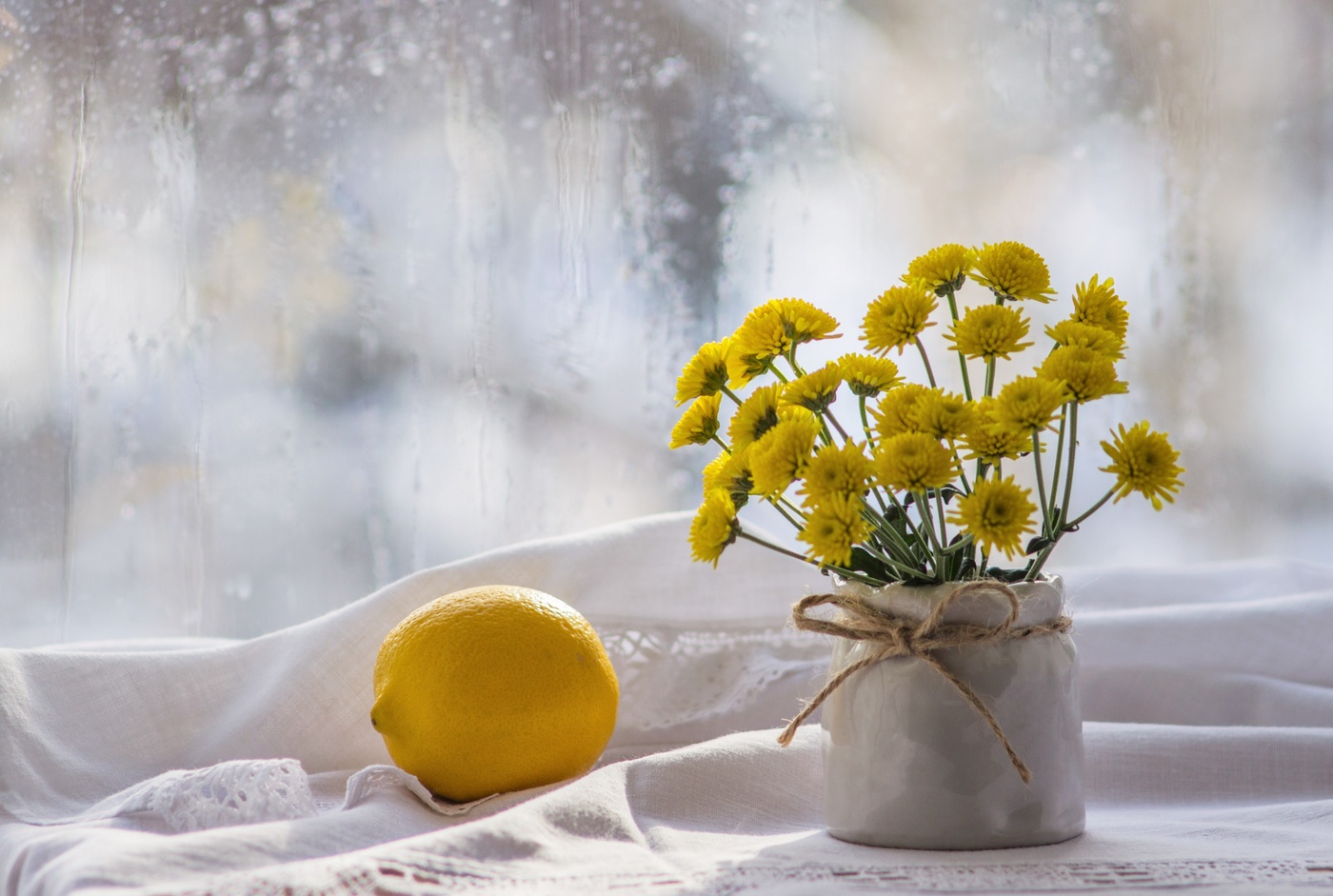 Весна в окно стучится...