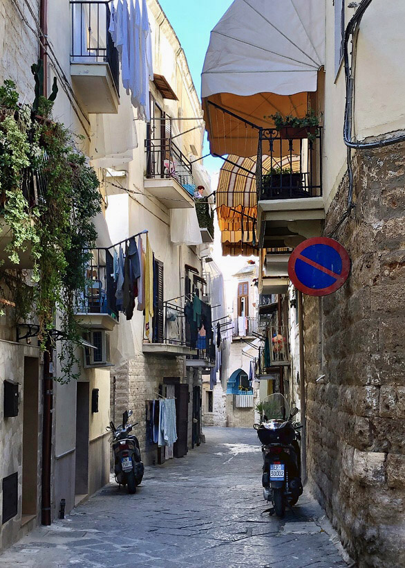 Утро в старом городе