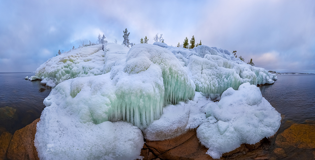 Ледяные скалы Ладоги