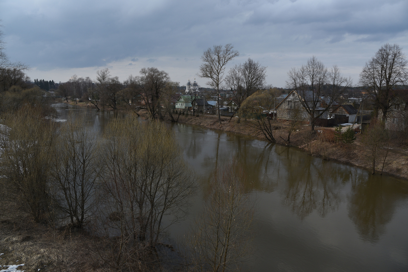 "Опять весной в окно мое пахнуло ..."