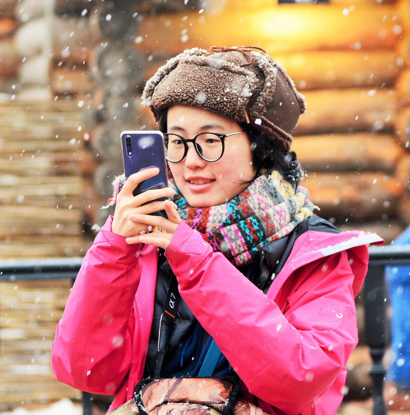 SMS - "С праздником, любимая!"