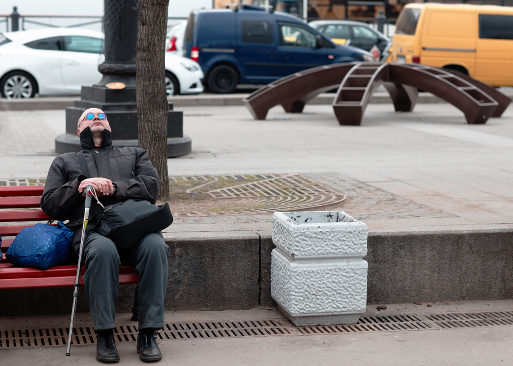Призрачно все