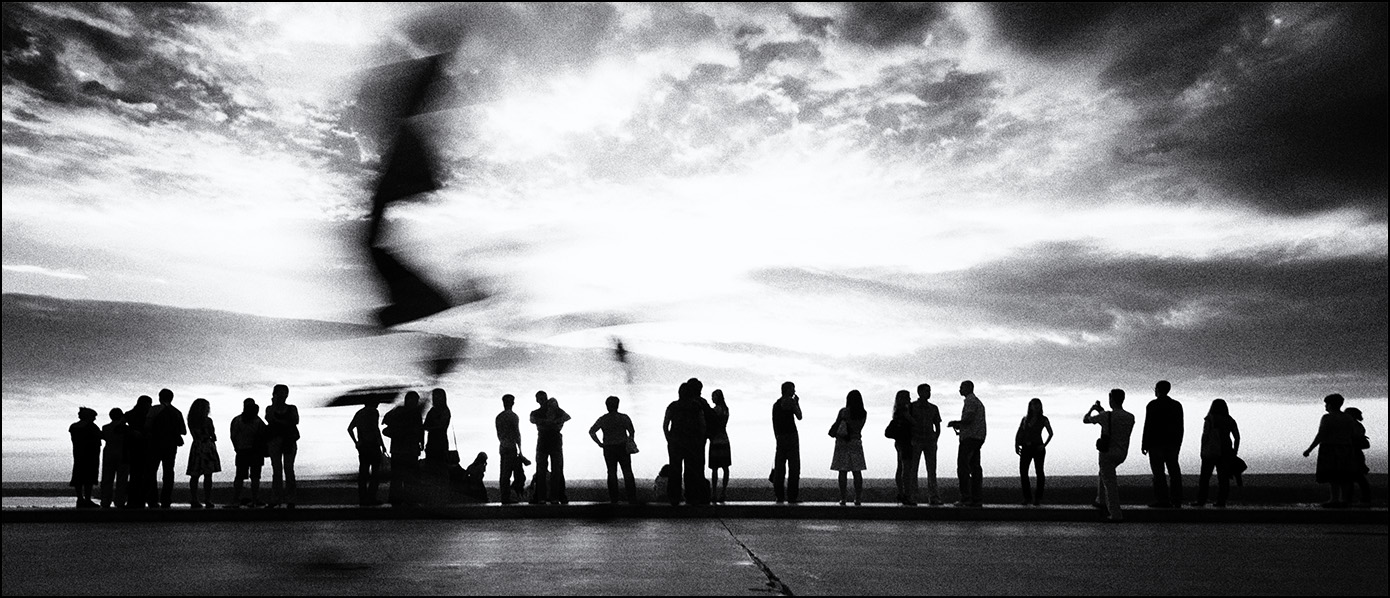 Призрачно все