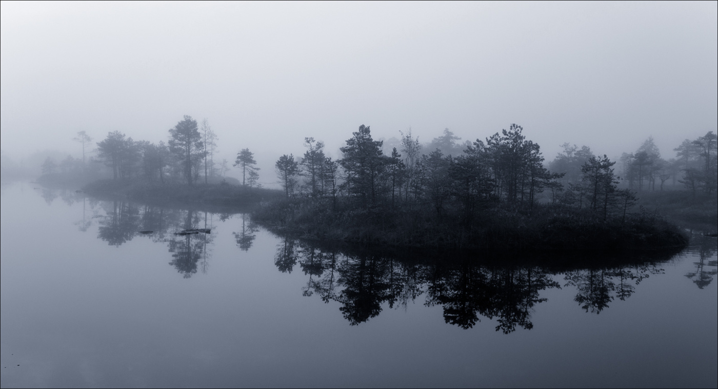 Призрачно все