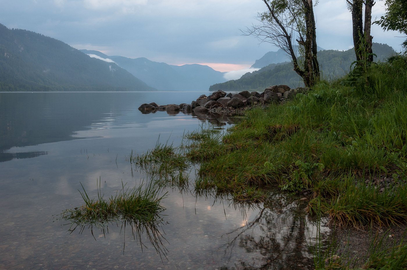 Раннее утро на Телецком.