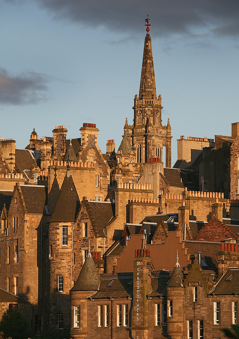 Словно из "кубиков" сложили