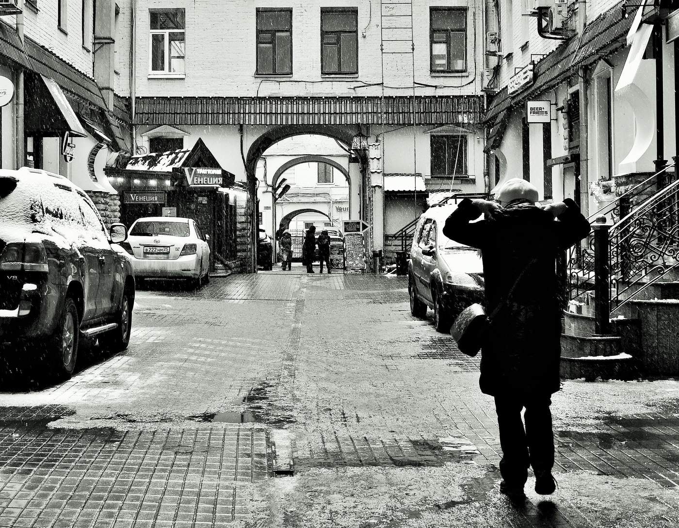 "Проходные дворы друг на друга похожи ..."