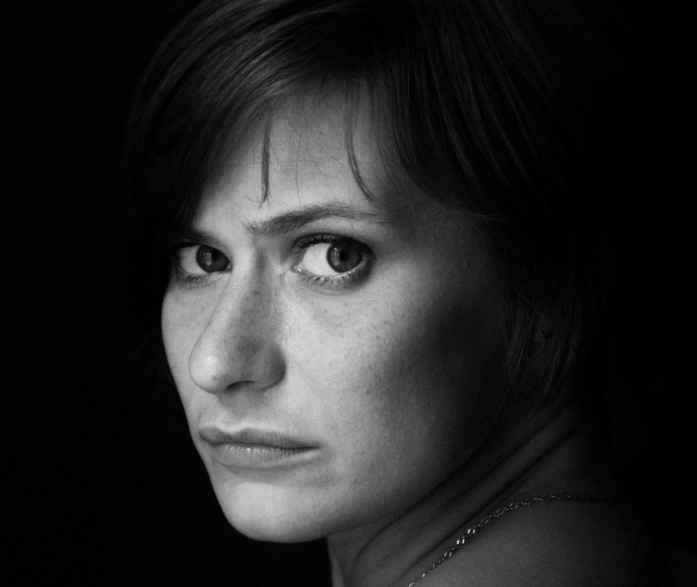 "Приходи. Я живая. Мне больно ..."