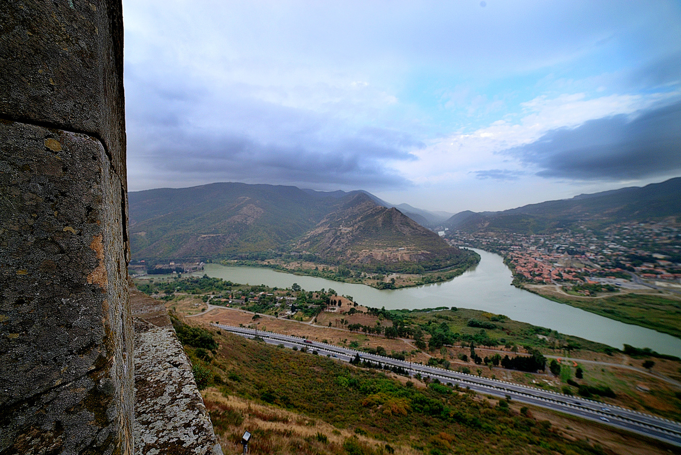 Там, где, сливаяся, шумят...