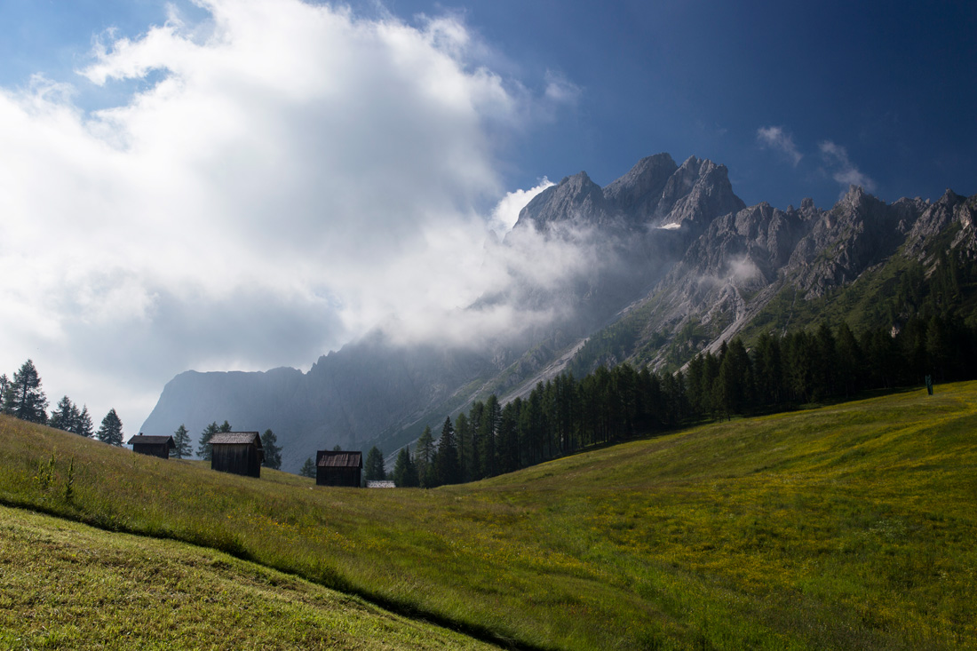 Распадком рассвет