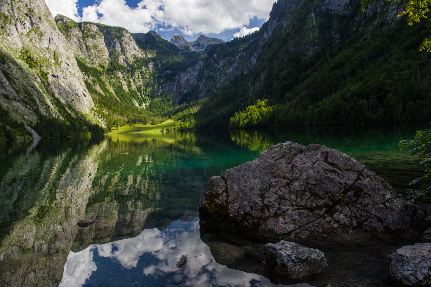 Отражения чистой воды