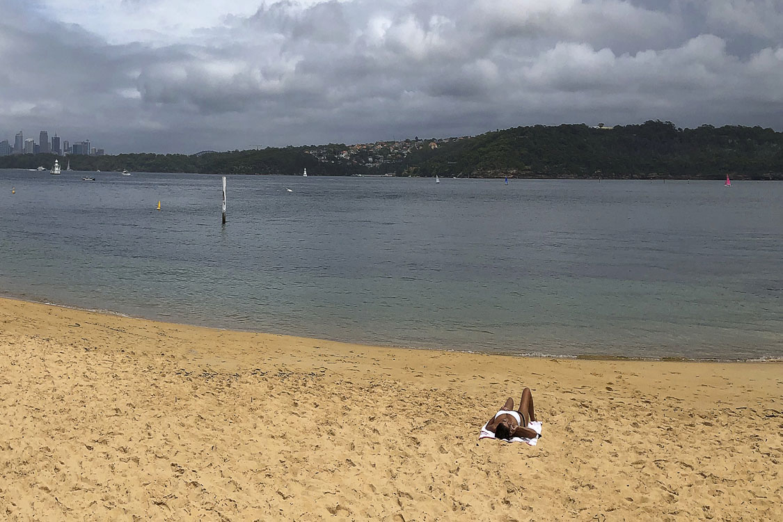 В понедельник днем