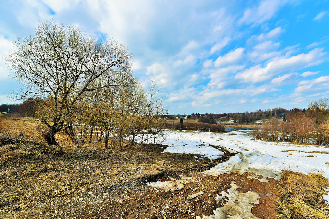 "Весна идет - зеленоглазая чертовка ..."