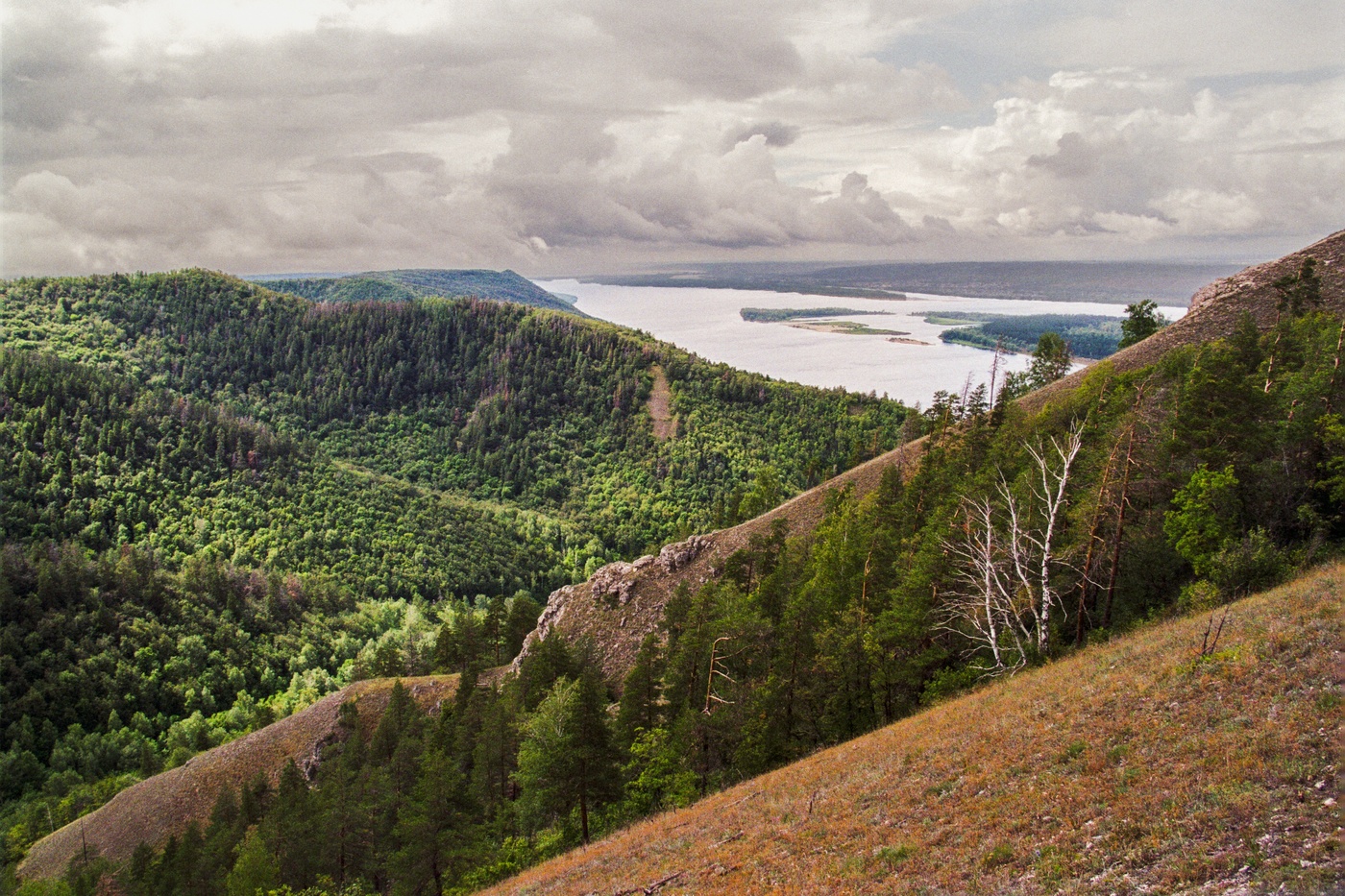 Вид на Волгу с горы Стрельная