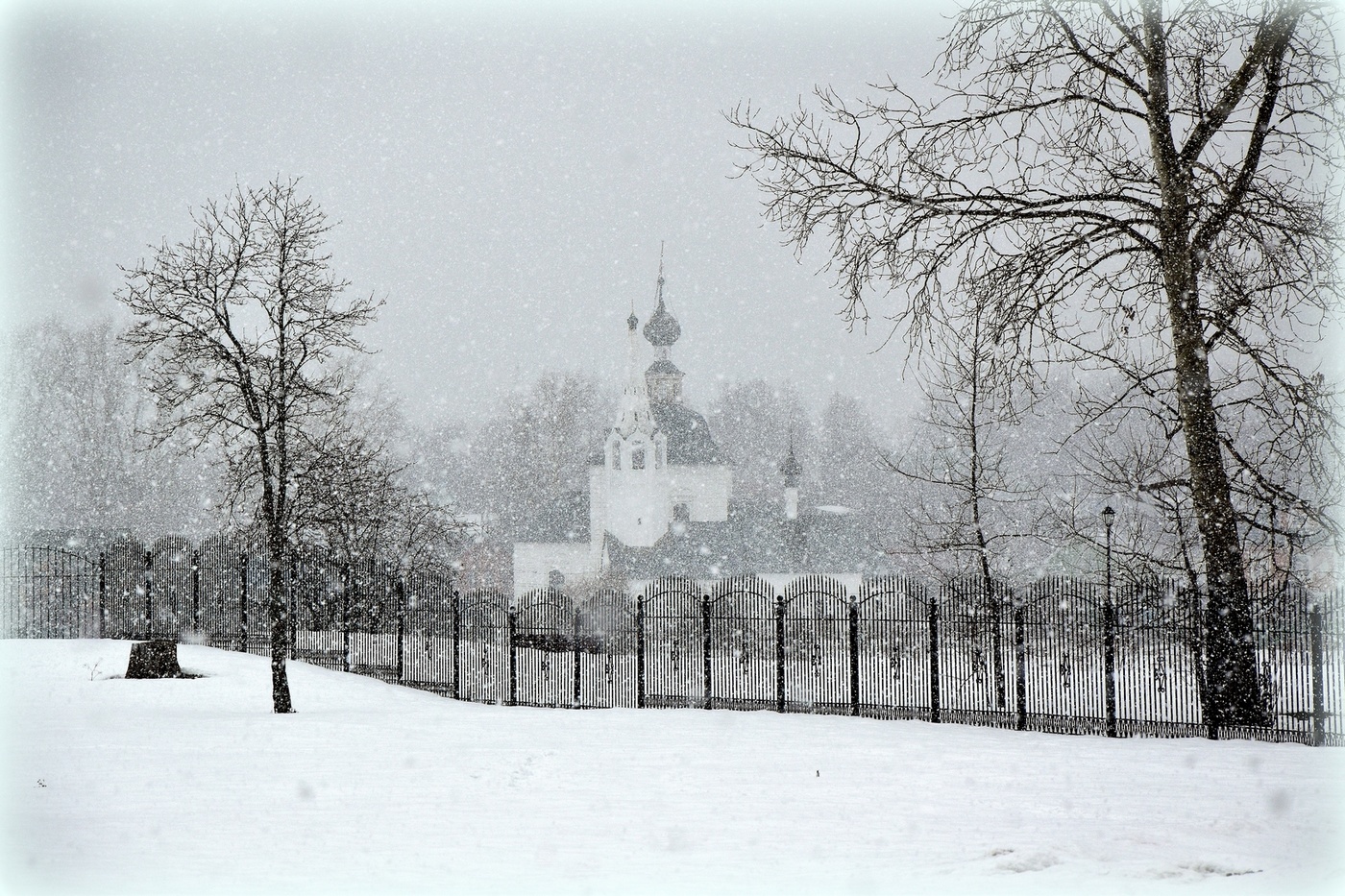 По такому белому снегу...
