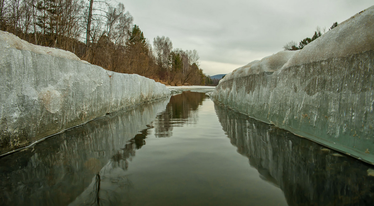 Была зима, лёд треснул...весна,но скоро лето...