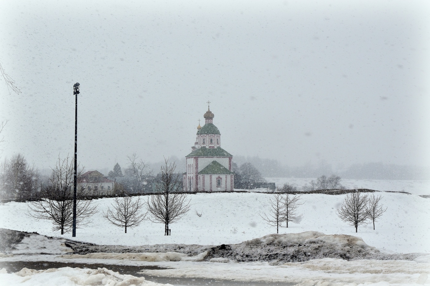 Идут белые снеги