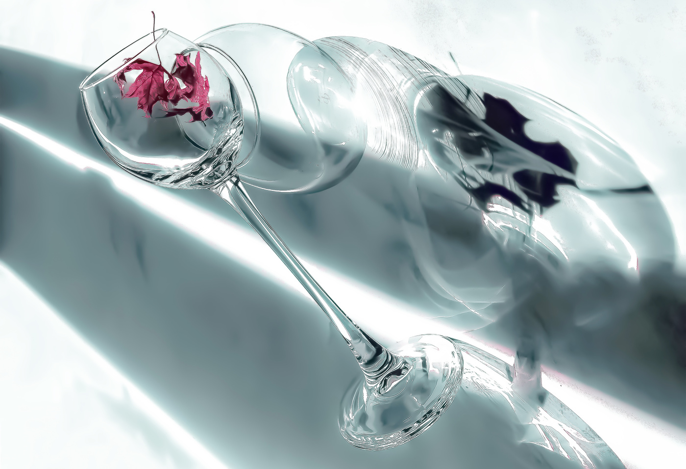 Маленькие кленовые листья.