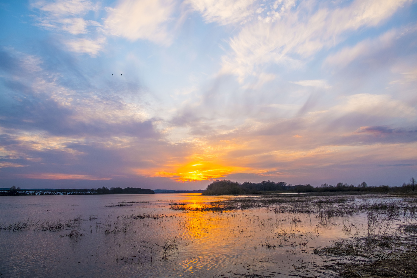 Солнце село в тучку.