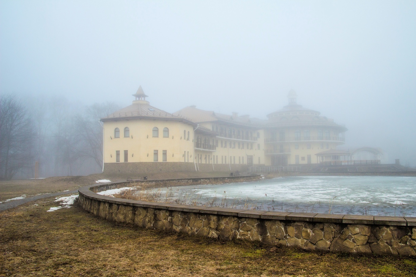 Туман в апреле