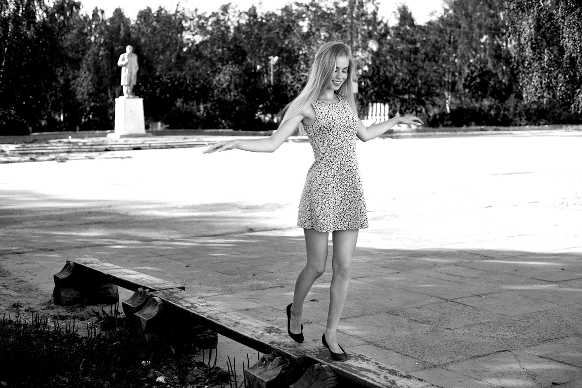 Парящая над площадью