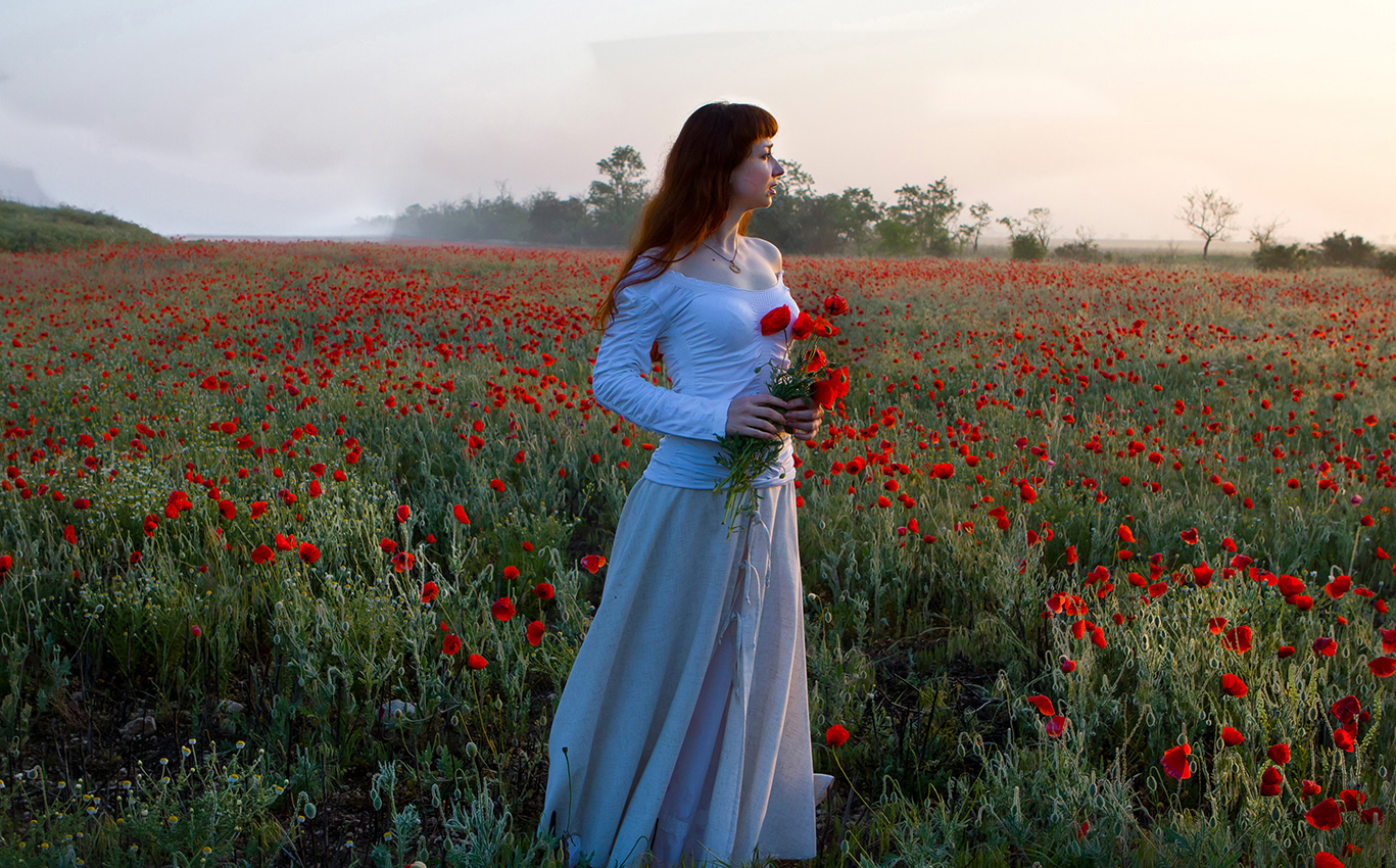 Девушка в белом.