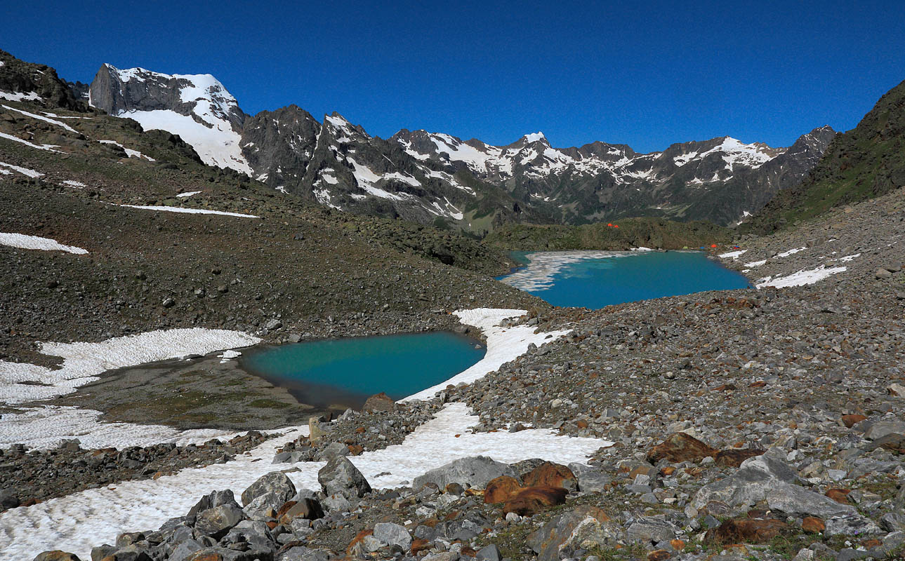 Озера у массива Доломиты