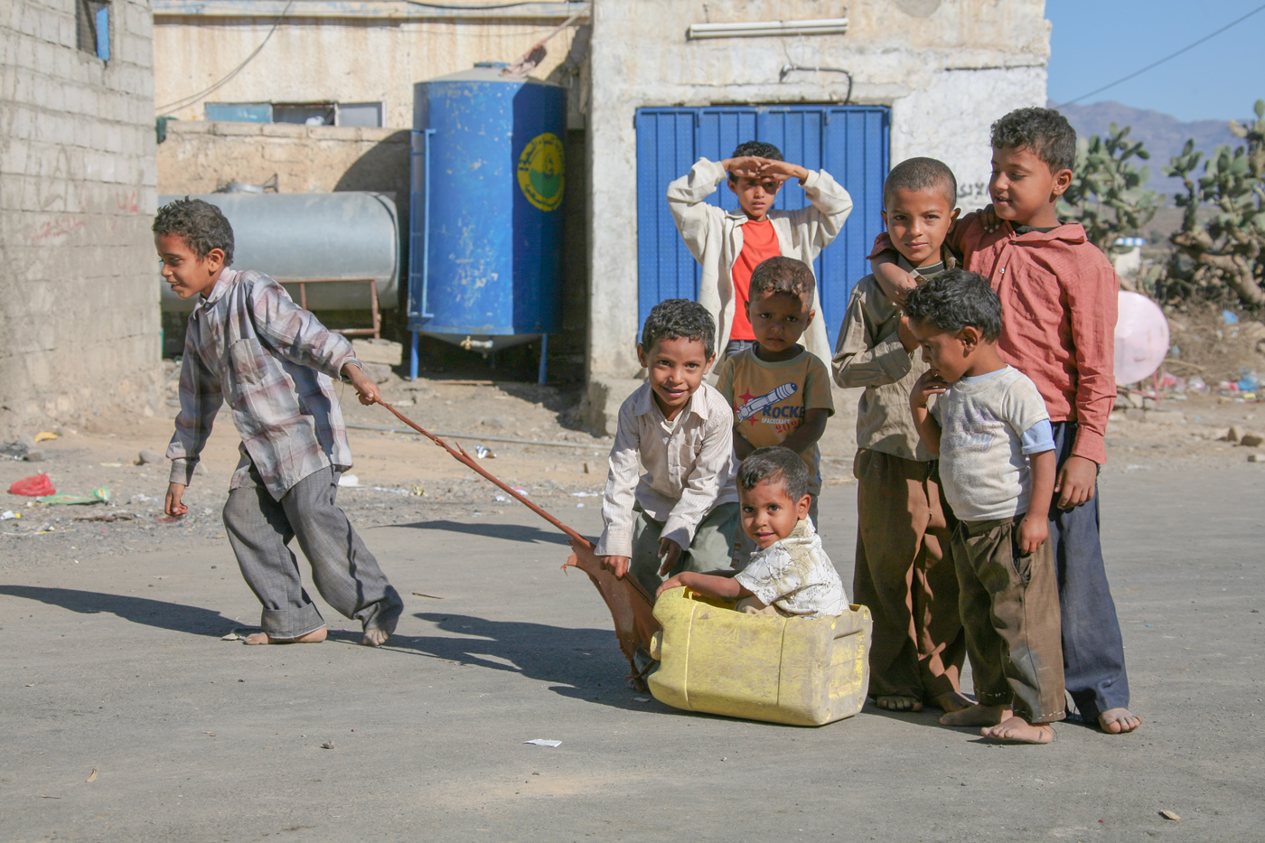 "Вылазь, теперь моя очередь..."
