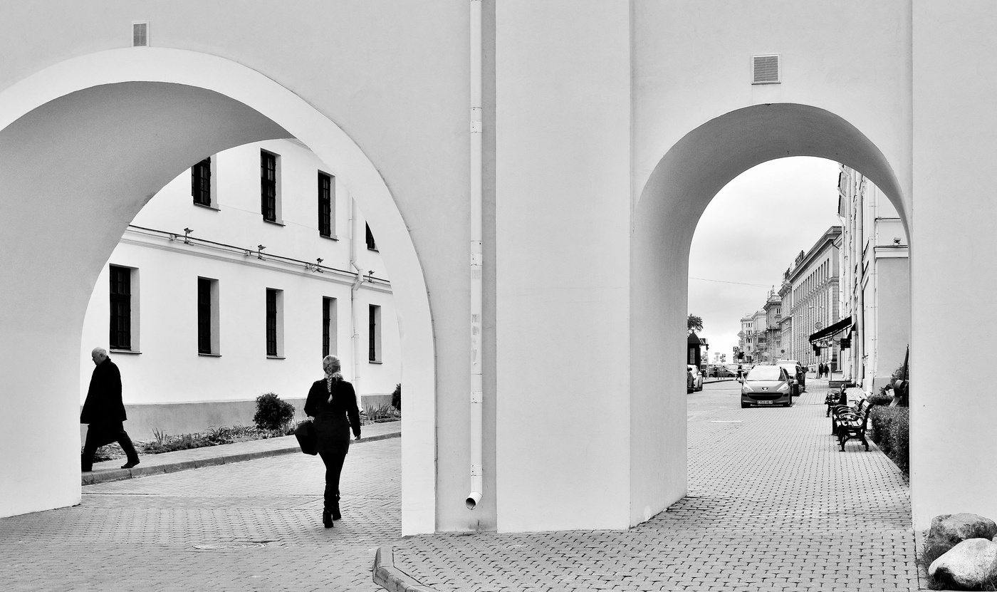 "Ах улицы, единственный приют ..."