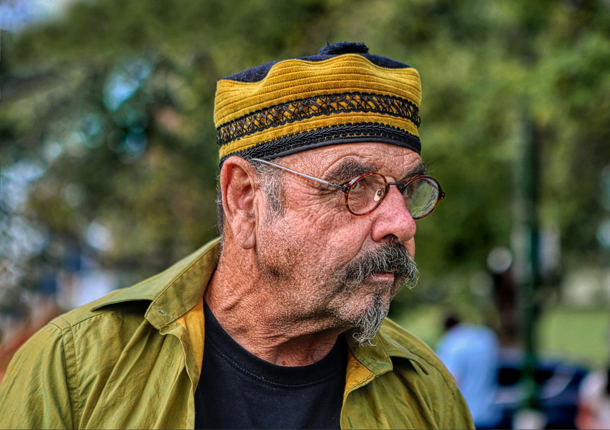 Прислушался...