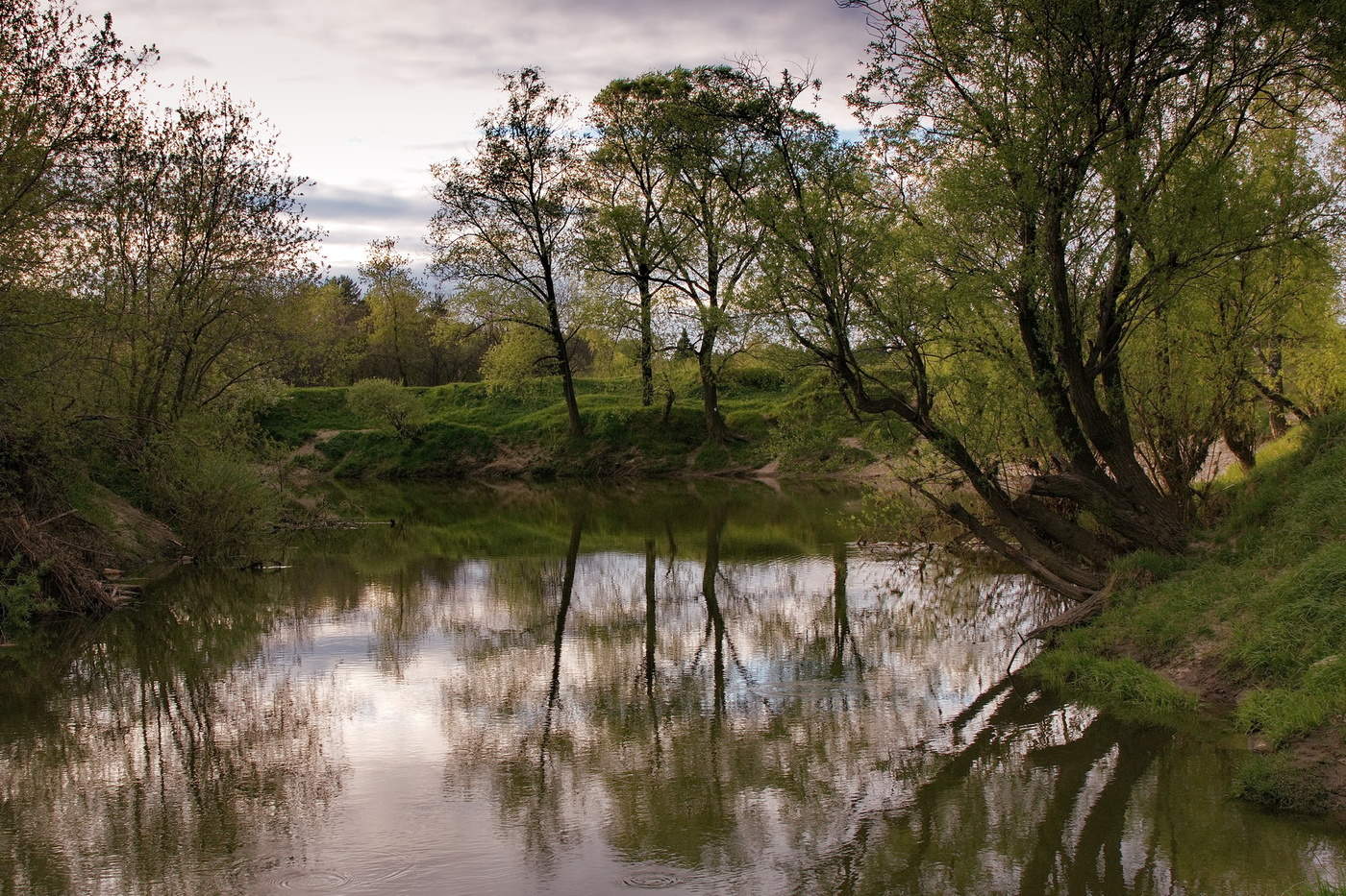 Майским вечером.