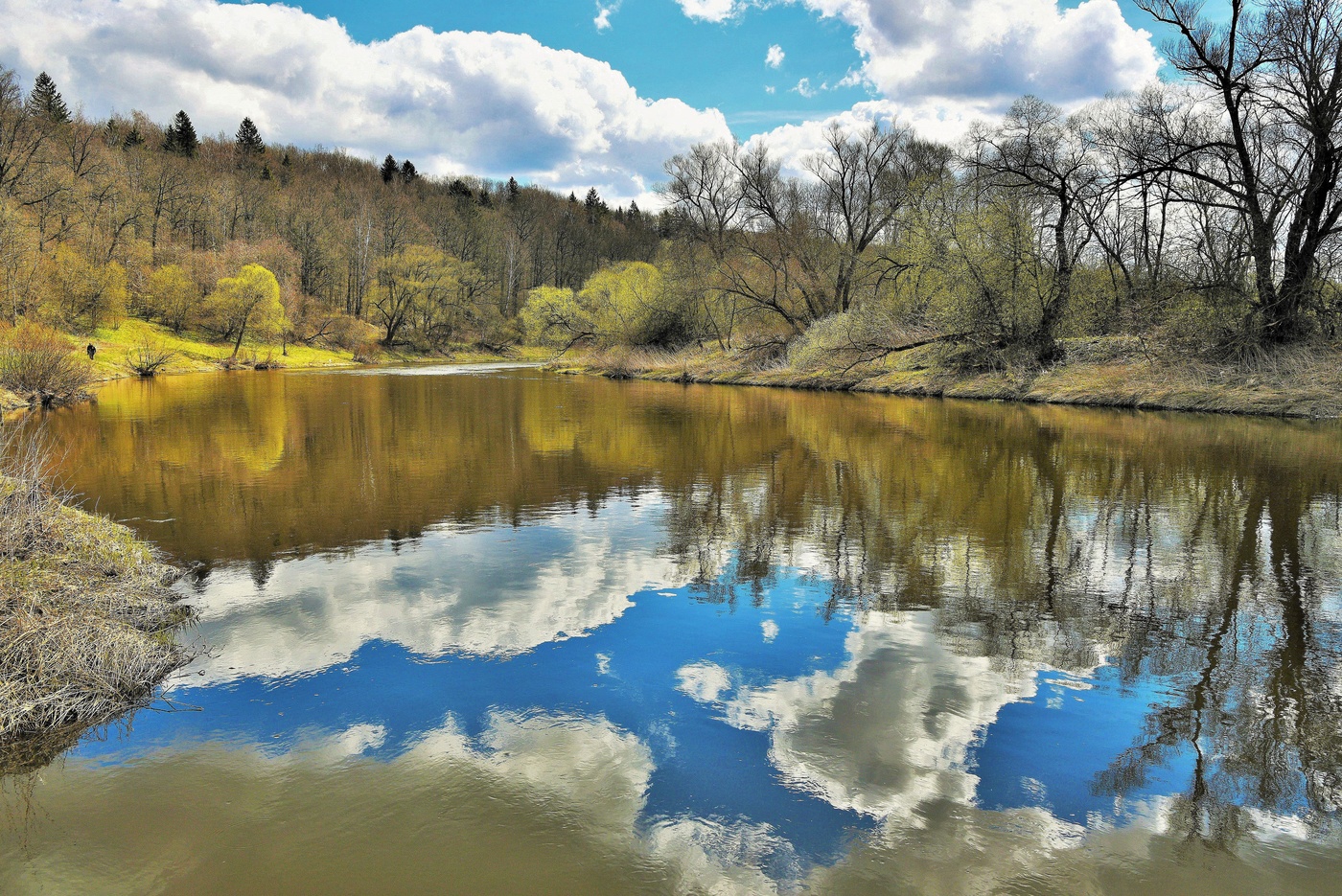 "Безветрие. Как зеркало, вода ..."