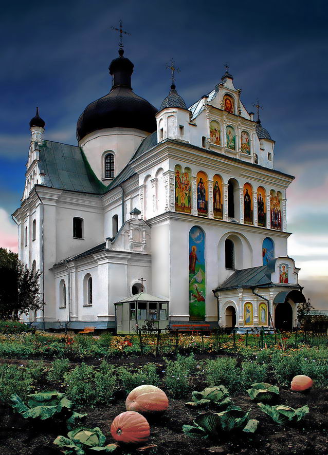 Тыквенный "Спас" у храма