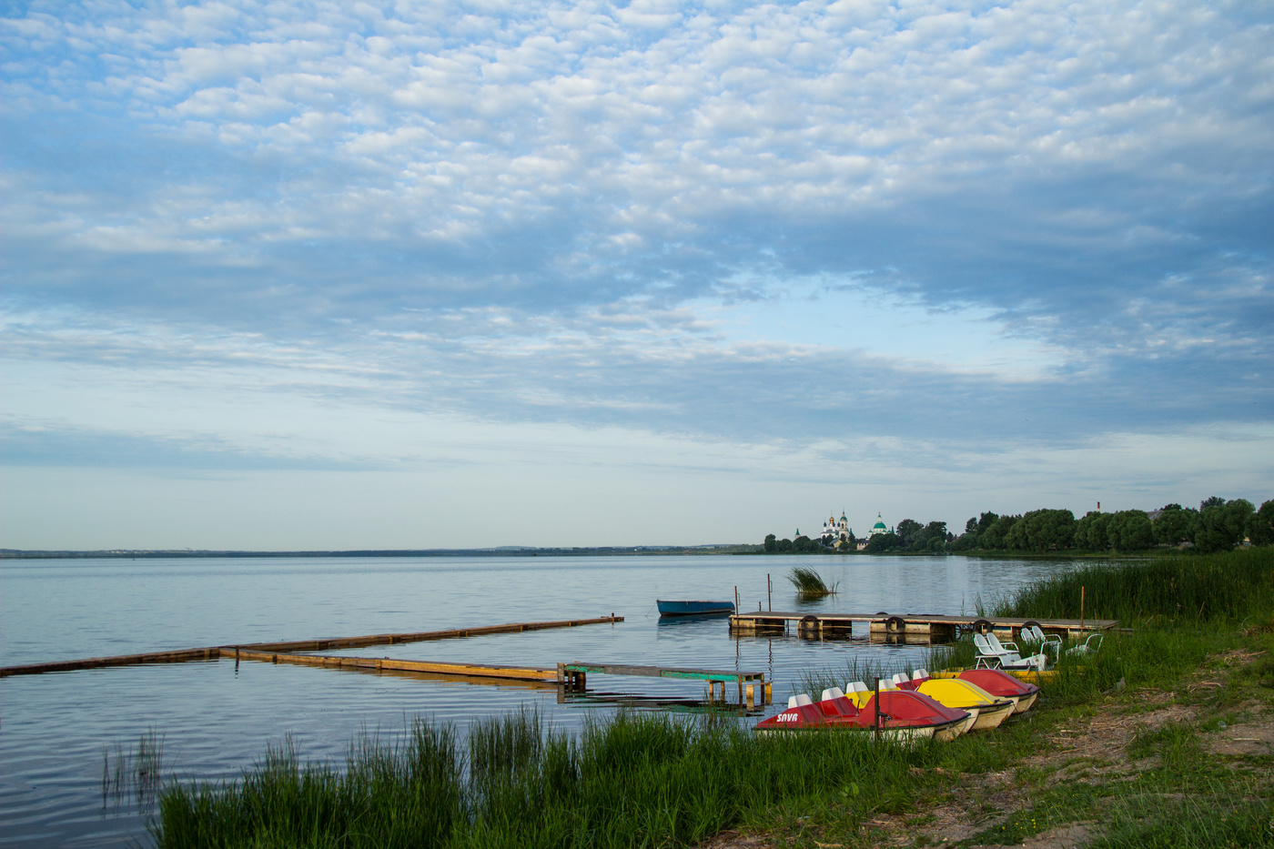 Небо над озером