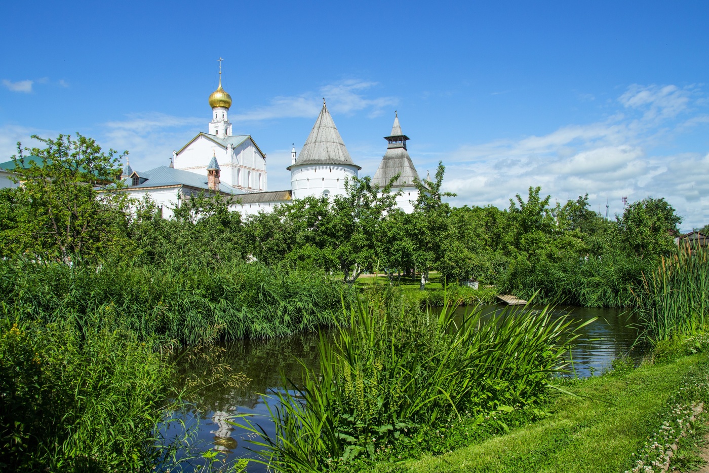 Пруд в Митрополичьем саду