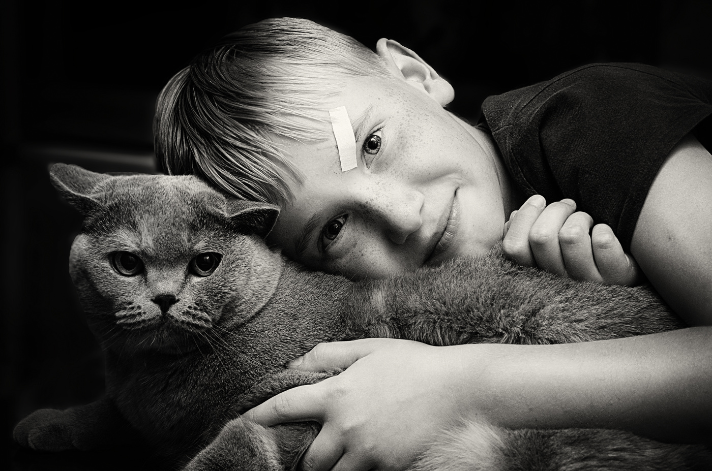 Только настоящий друг будет терпеть твои слабости, а ты прощать ему острые когти...